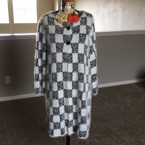 Black and white checkered duster